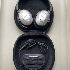 Bose QuietComfort 15 Noise Cancelling Headphones ( READ )